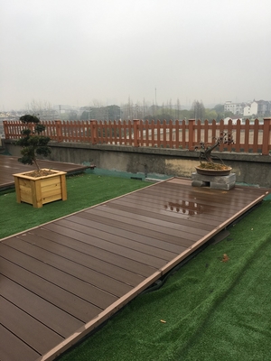 Matériau de revêtement de sol composite imperméable à l'eau WPC Protection contre l'humidité
