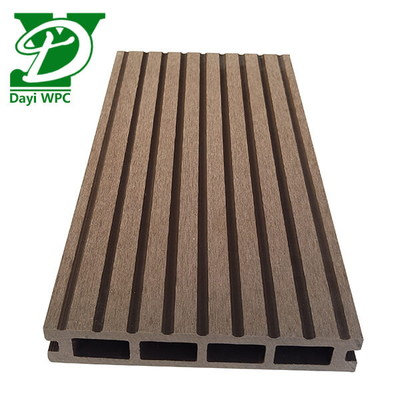 Decking composite creux résistant à l'eau pour les projets extérieurs