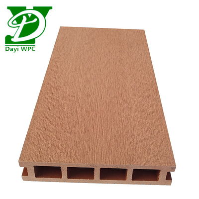 Plateau composite creux à haute densité Plateau de natation Plateau en WPC sur mesure