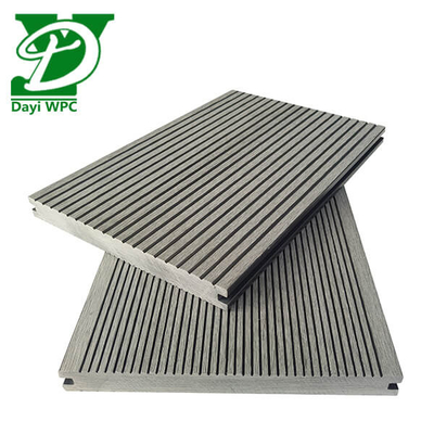 Decking composite en bois et plastique moderne pour piscines