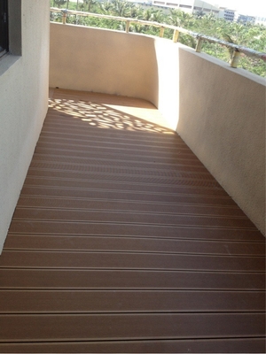 Anti-eau WPC plancher de terrasse extérieur creux pour les piscines au-dessus de 18 mm