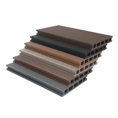 Moderne couleurs différentes de revêtement de sol en WPC durable étanche