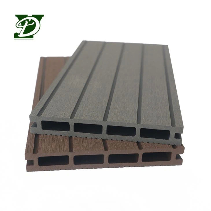 Decking en WPC durable et peu exigeant d'entretien Parfait pour la vie en plein air Facile à installer